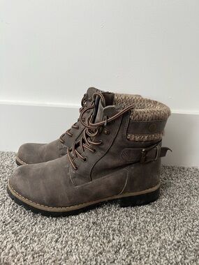Men's Brown Lace-Up Winter Boots with Knit Collar